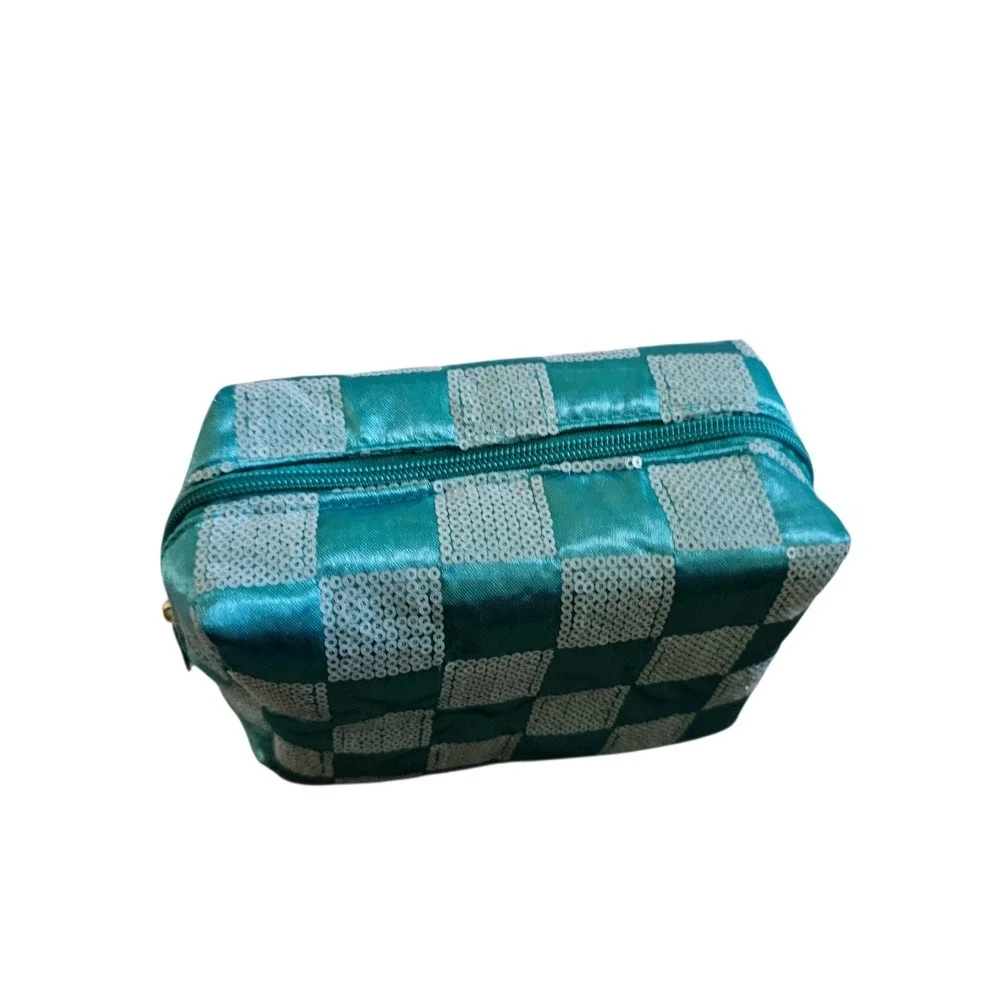 unbranded stylish compact